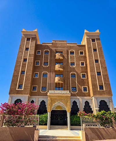 Hotel zagora dessert sun sunrise camel morocco lovers trekking bivouac sahara appartement hostel